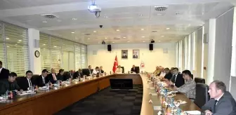 İller İdaresi Genel Müdürü Mehmet Emin Bilmez, Kapıkule Sınır Kapısı'nda düzensiz göçle mücadele ve göçmen kaçakçılığıyla mücadele konularının değerlendirildiği toplantıya katıldı