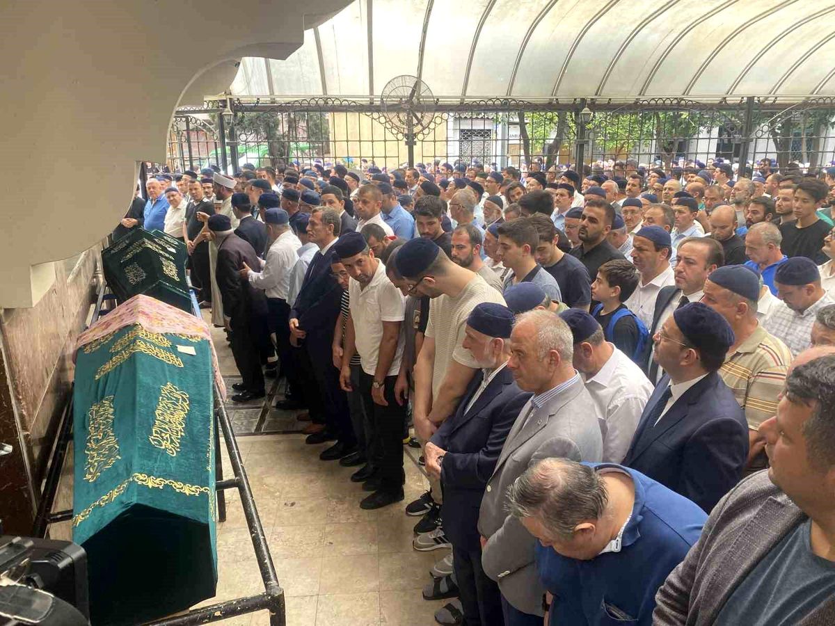 Kırklareli'nde selde hayatını kaybeden çiftin cenazesi İstanbul'da defnedildi