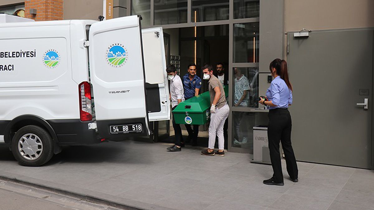 Sakarya'da bir kadın alışveriş merkezinde ölü bulundu