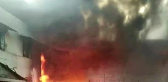 Adana'da Atık Lastik Deposunda Yangın Çıktı