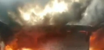 Adana'da Atık Lastik Deposunda Yangın Çıktı