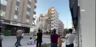 Ağır hasarlı bina yıkım esnasında çöktü