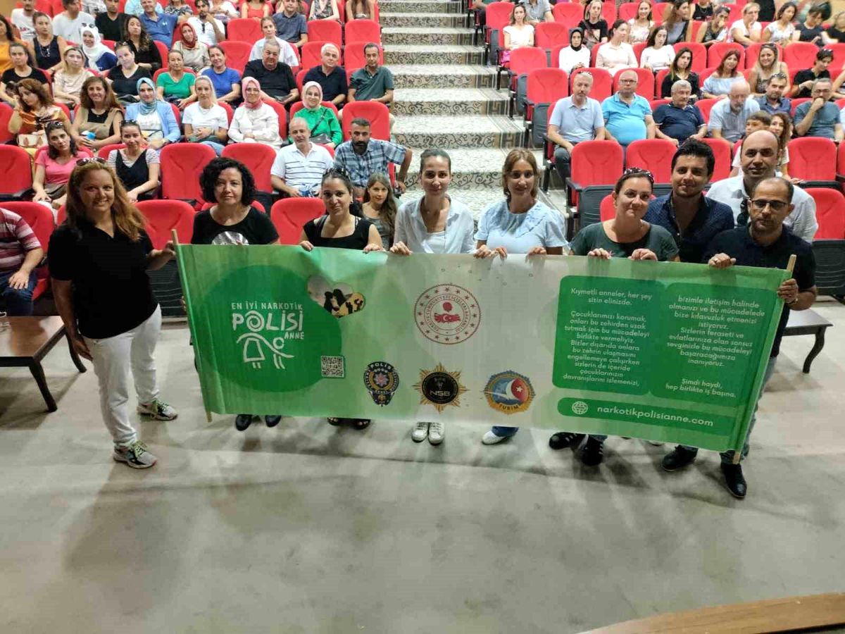Aydın'da Öğretmenlere Narkotik Polisi Eğitimi Verildi