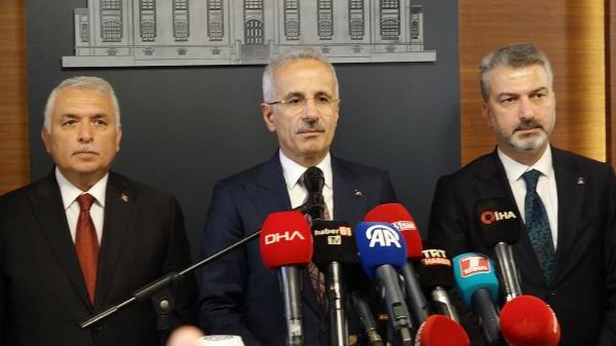 Ulaştırma ve Altyapı Bakanı Uraloğlu, Trabzon'da konuştu Açıklaması