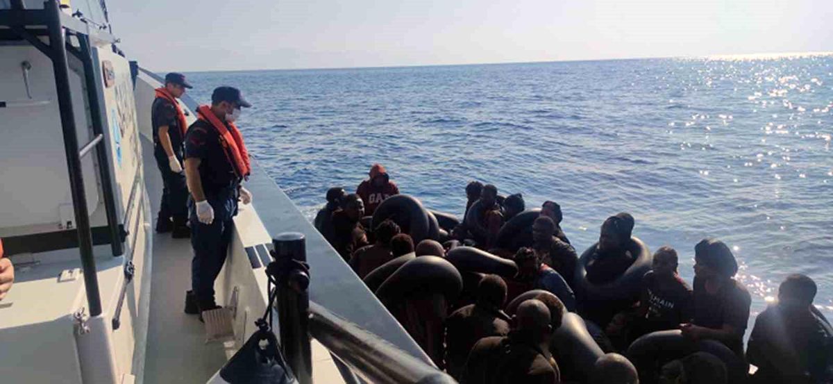 Fethiye açıklarında 38 düzensiz göçmen yakalandı