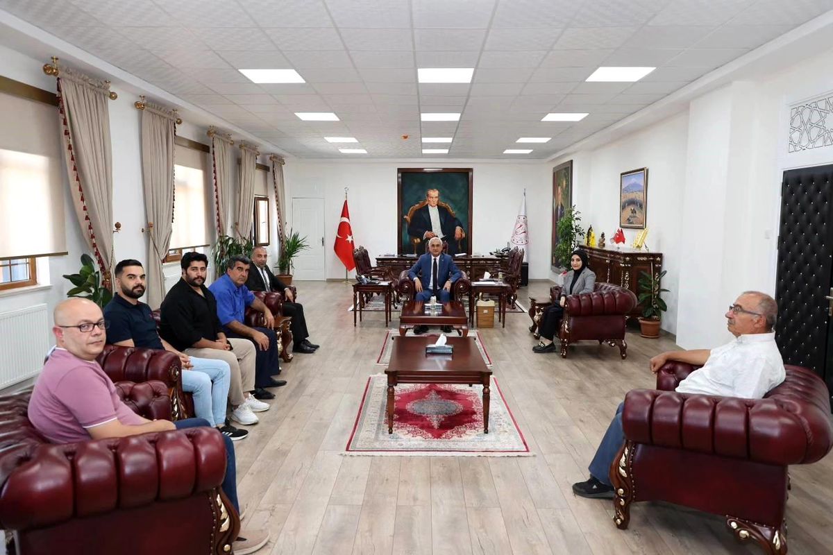 Muş Valisi Avni Çakır, basın temsilcilerini kabul etti