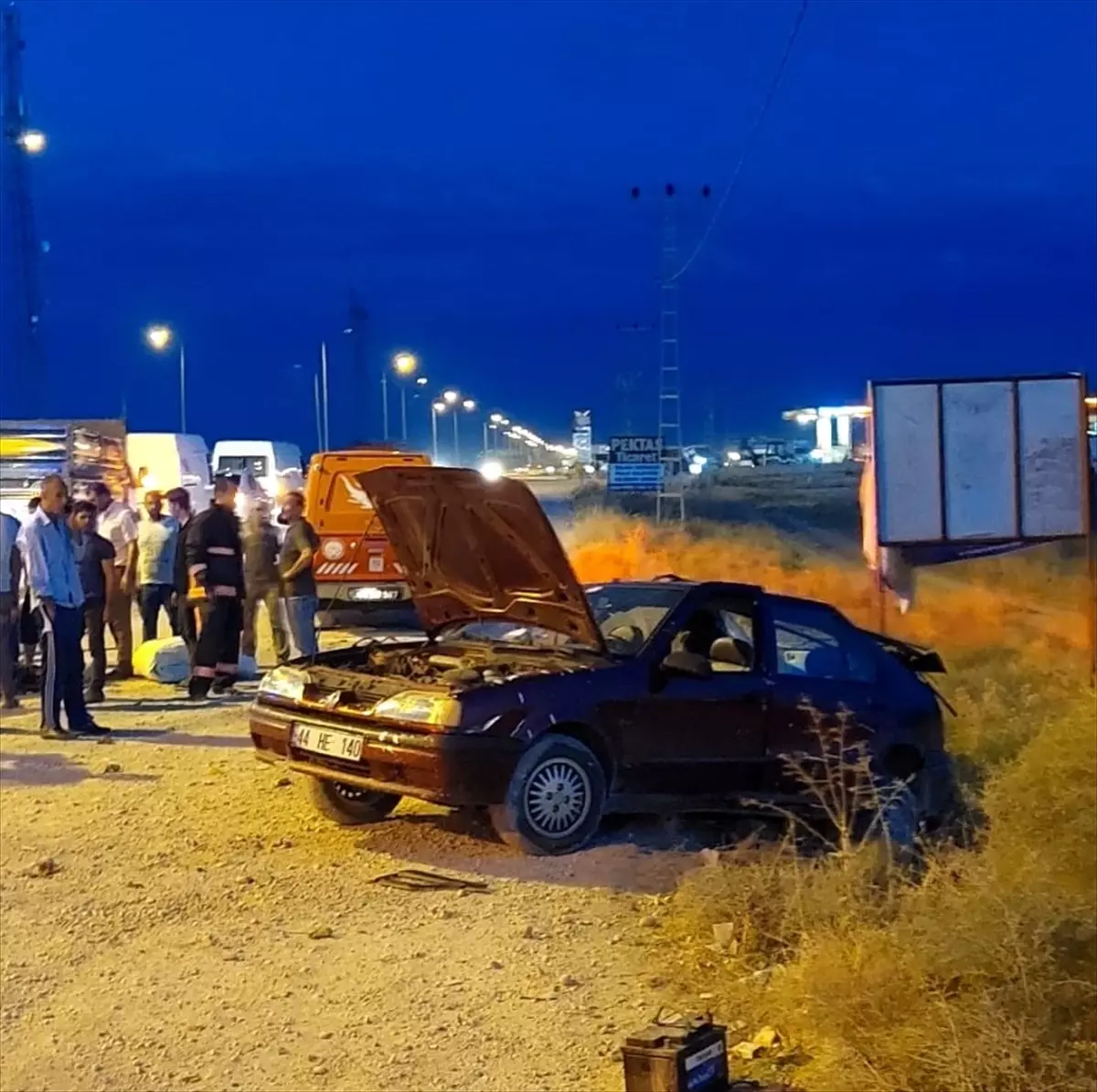 Malatya'da Otomobil Çarpışması: 3 Kişi Yaralandı