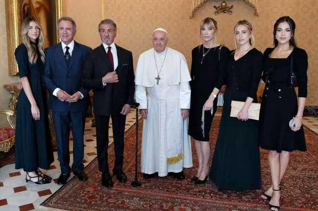 Sylvester Stallone, Papa Franciscus'a Boks Teklif Etti Sylvester Stallone, Papa Franciscus'a Boks Teklif Etti