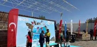 'Tour of Van' uluslararası bisiklet yarışında sporcular Malazgirt'e ulaştı