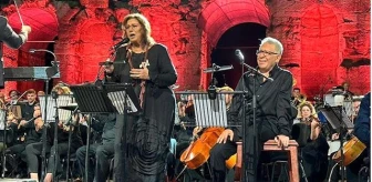 Livaneli ve Farantouri, Atina'da dostluk konseri verdi