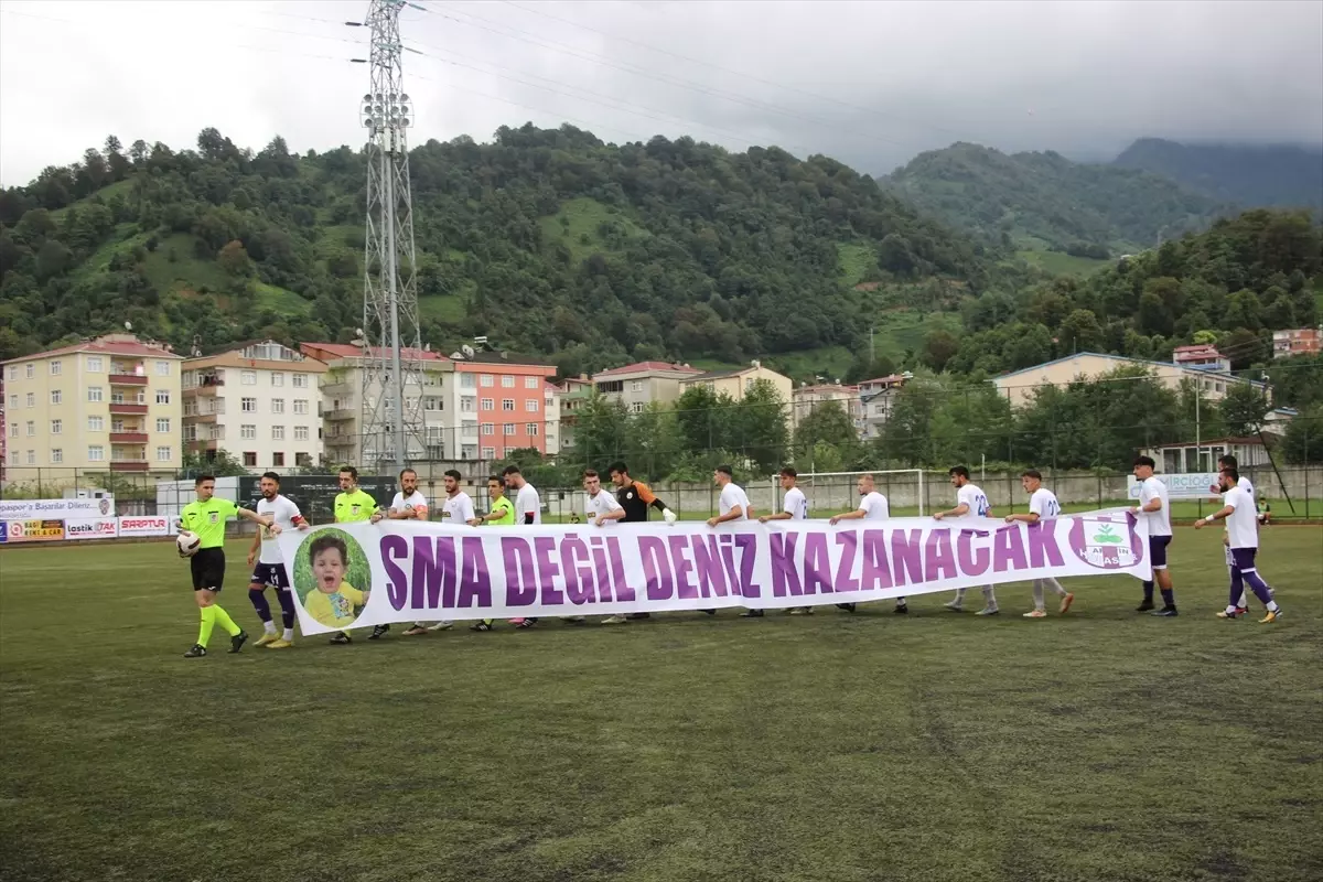 Artvin Hopaspor ile Küçükçekmece Sinop SK Maçının Geliri SMA'lı Bebeğe Bağışlandı