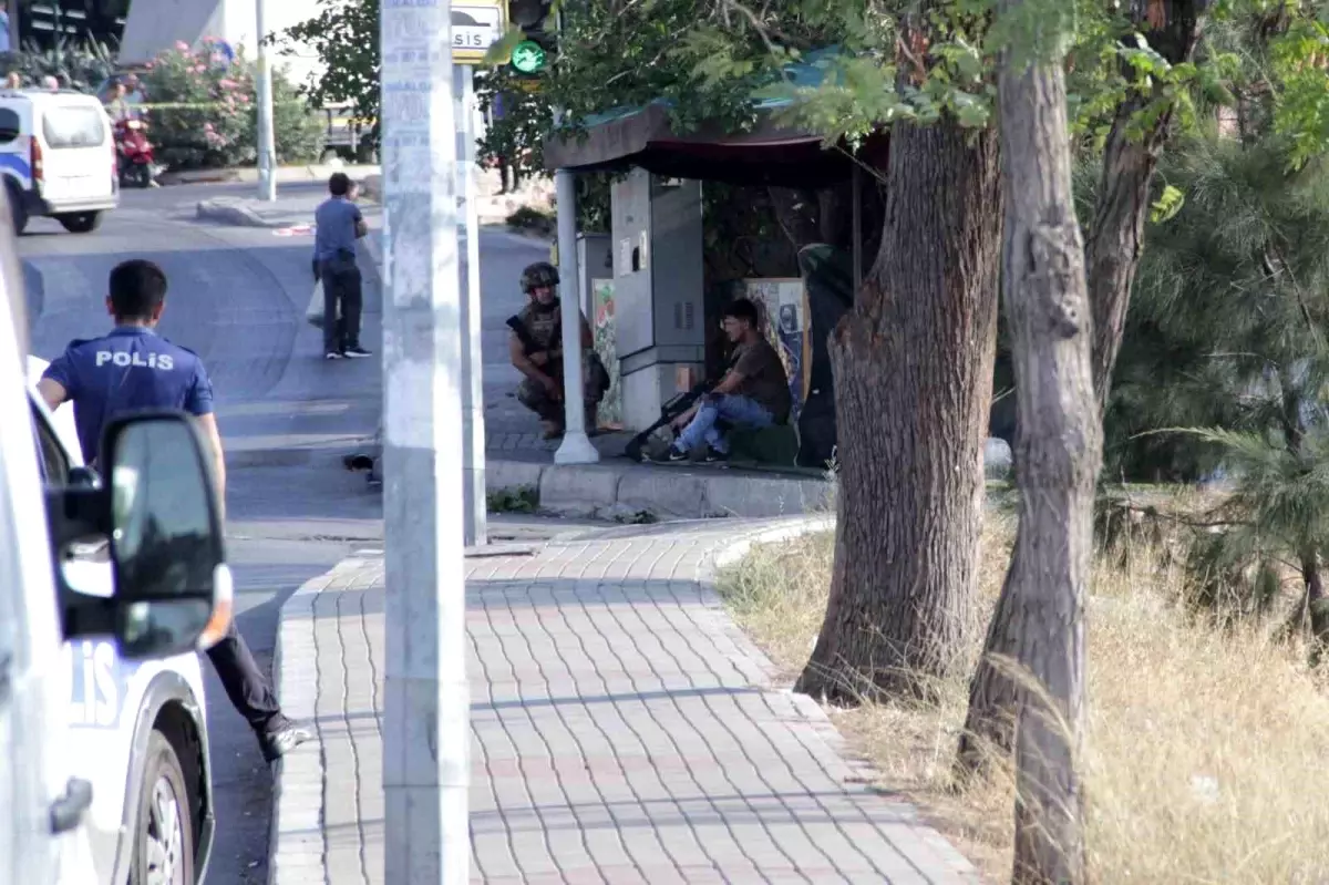 İzmir'de mahalle bekçisini vuran saldırgan polis tarafından yakalandı