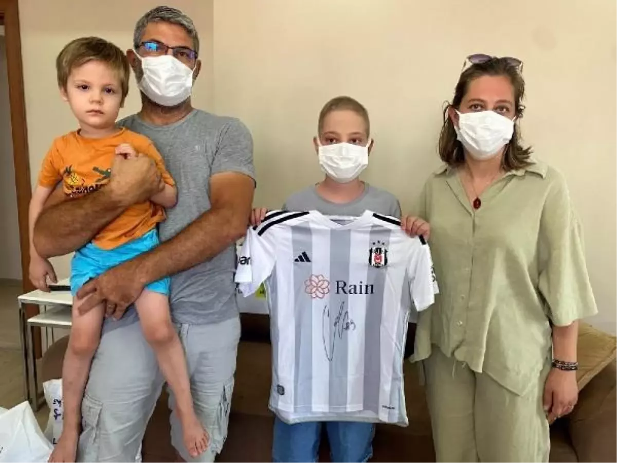 Lösemi Hastası Çocuğun Beşiktaş Forması Hayali Gerçek Oldu