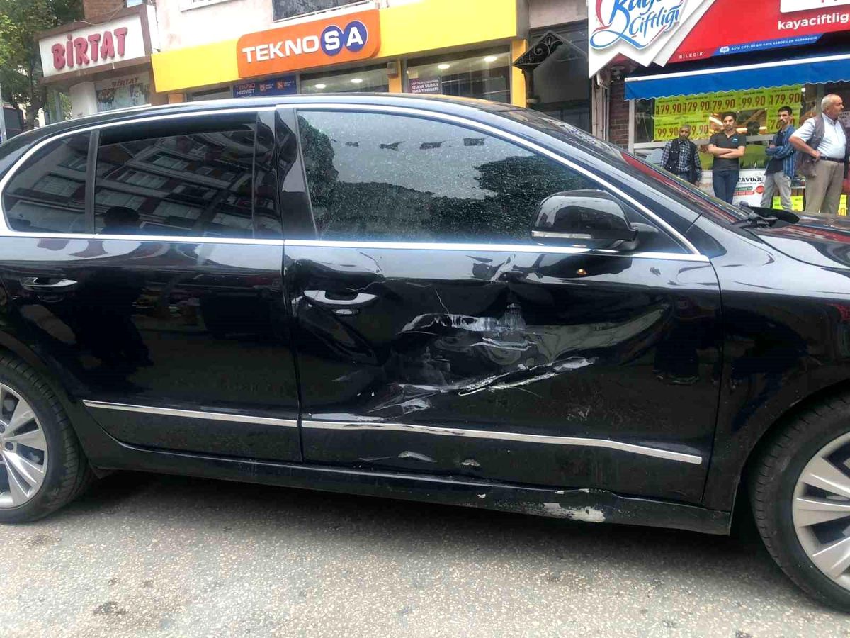 Bilecik'te Otomobil ile Motosikletin Çarpışması Sonucu 1 Kişi Yaralandı