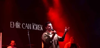 'Ali Cabbar' Şarkısıyla Emir Can İğrek Bursa'da Sahne Aldı