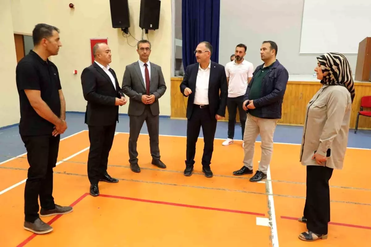 Gençlik ve Spor Bakanlığı Yatırım Projeleri Ağrı'da İncelendi