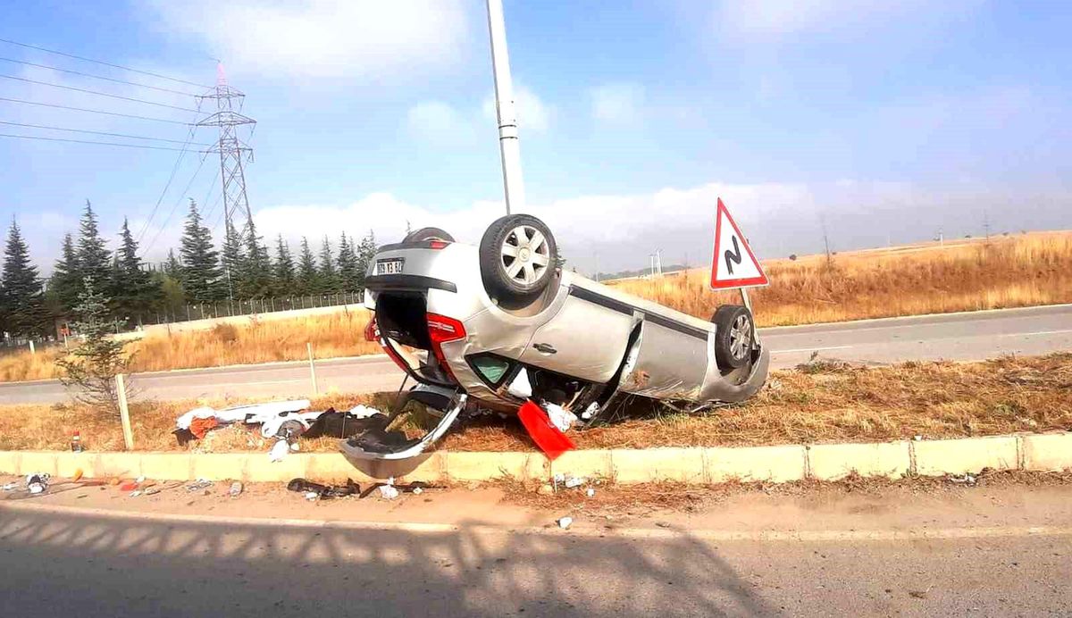 Kütahya'da trafik kazası: 3 kişi yaralandı