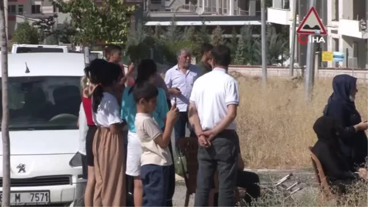 Malatya'da patlayıcı ile bina yıkımlarına devam ediliyor