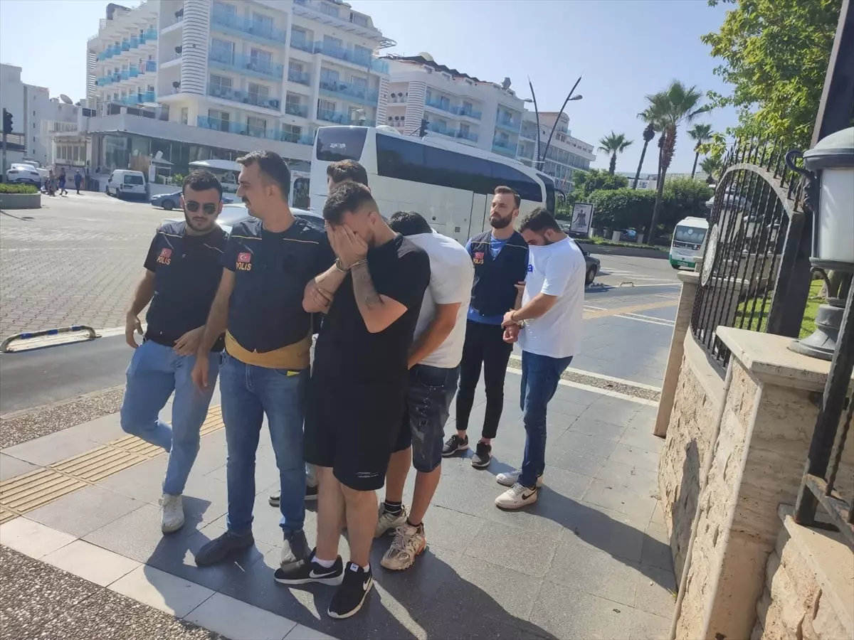 Marmaris'te 9 düzensiz göçmen yakalandı, 3 organizatör tutuklandı