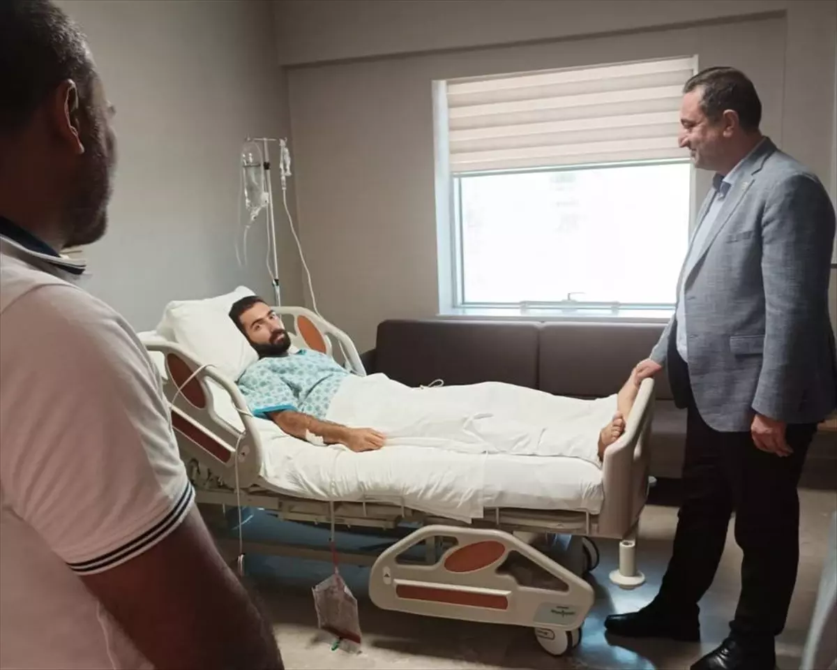 HÜDA PAR Milletvekili Serkan Ramanlı, silahlı saldırıya uğrayan damat Ahmet Erdem'i ziyaret etti