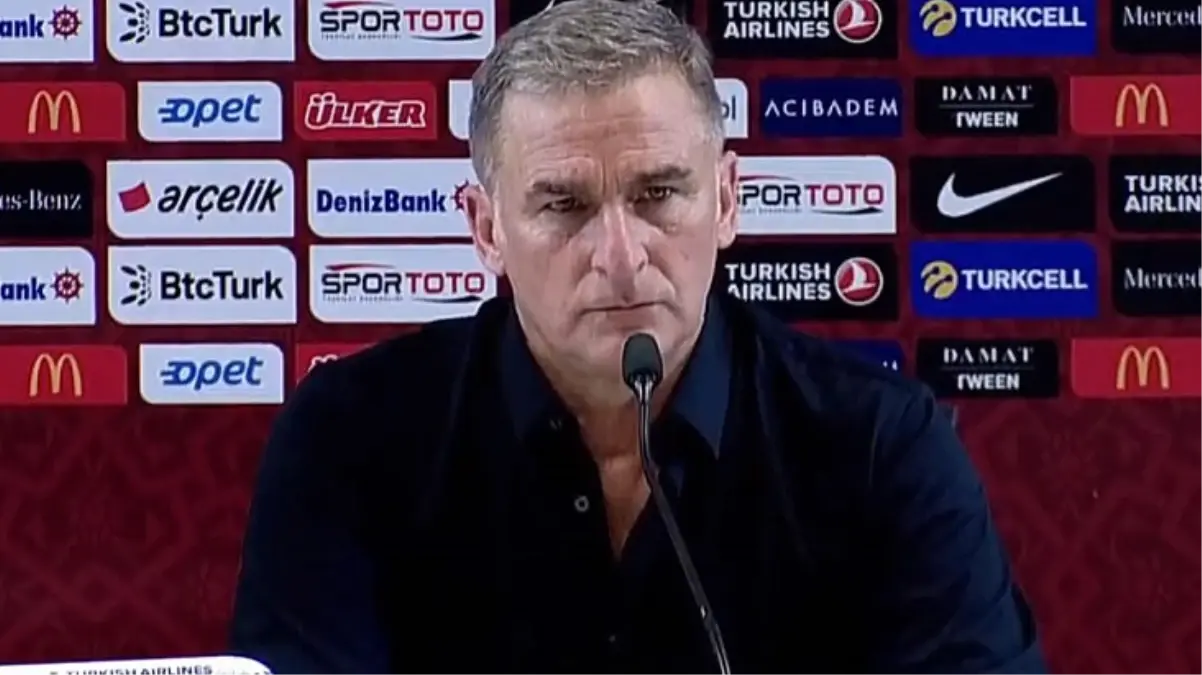 Stefan Kuntz'dan tepkilere yanıt: Sosyal medyada neyi eleştiriyorlar? 8-10 pozisyona girdik, bunu mu?