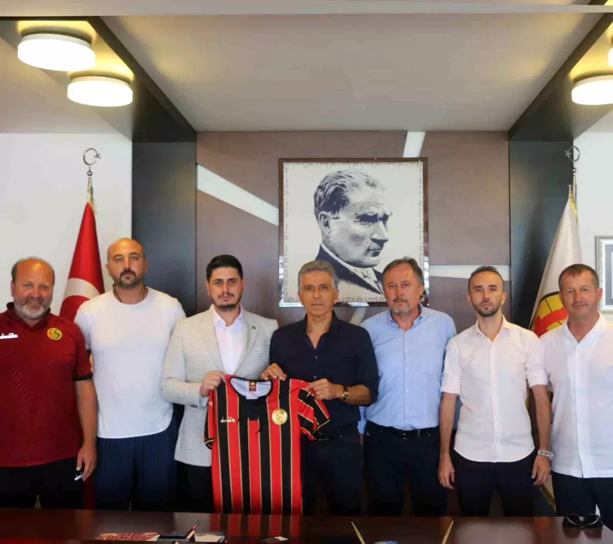 TFF Yöneticileri Eskişehirspor'u Ziyaret Etti