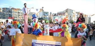 Troya Kültür Yolu Festivali'nde Kortej Yürüyüşü Düzenlendi