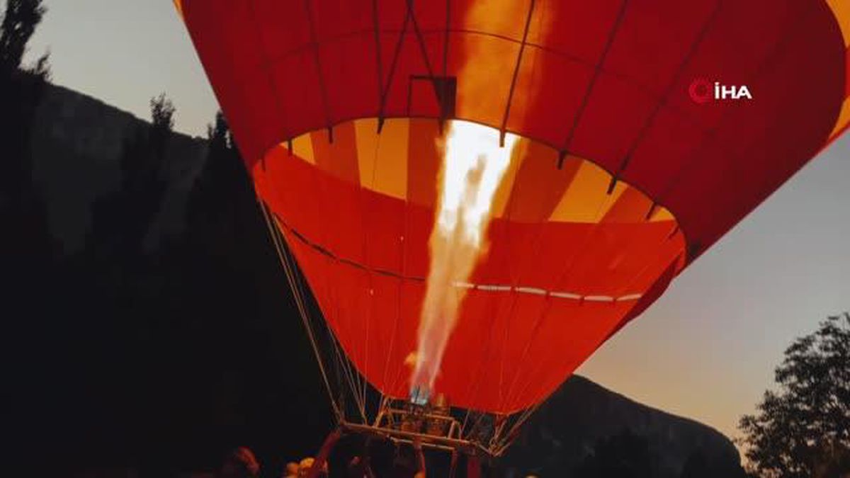 Güney Afrikalı turistler Soğanlı Vadisi'nde eğlendi