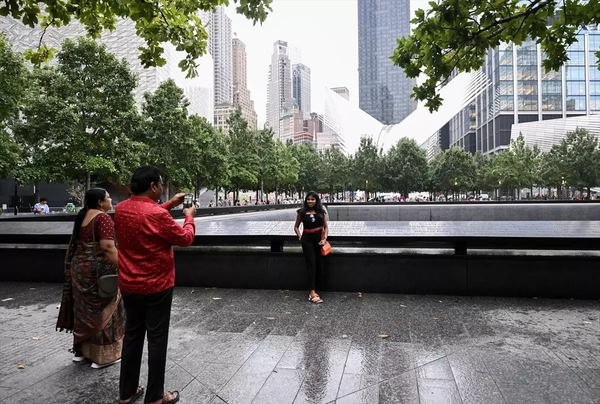 New York'ta İkiz Kulelerin Yerine İnşa Edilen Kompleks Turistlerin İlgi Odağı Haline Geldi