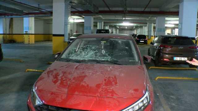 İSPARK'a ait otoparkta 20 otomobilin camları ve aynaları kırıldı! Araç sahipleri duruma isyan etti İSPARK'a ait otoparkta 20 otomobilin camları ve aynaları kırıldı! Araç sahipleri duruma isyan etti