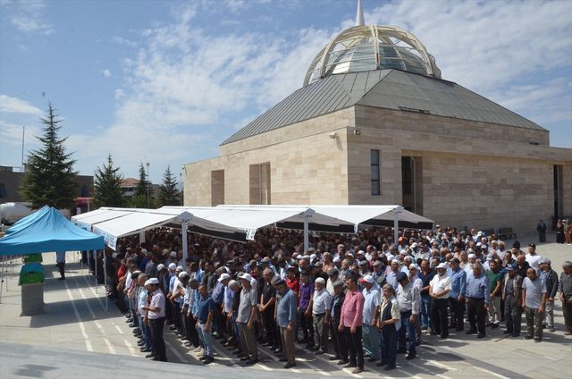 Karaman'da otomobilin çarptığı yaşlı çift öldü