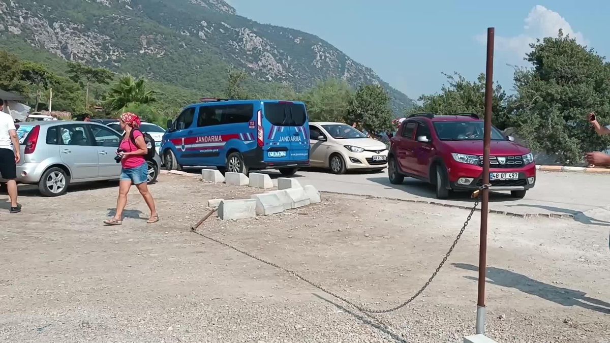 Muğla Akbük'te Kıyı İşgaline Karşı 'Havlunu Al Gel' Eylemi