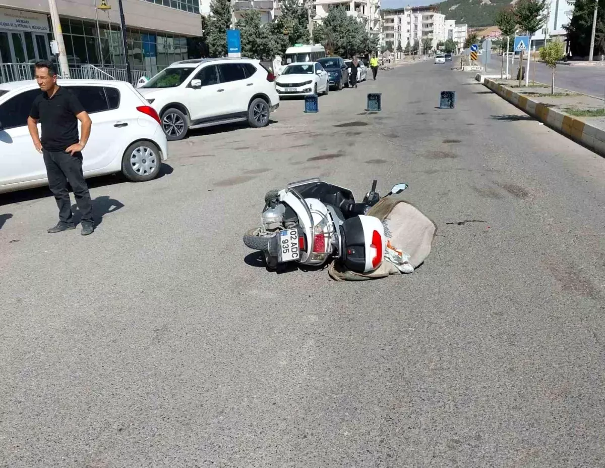 Adıyaman'da otomobil ile motosikletin çarpışması sonucu 1 kişi yaralandı