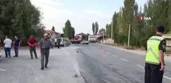 Şuhut'ta Otomobil ile Motosiklet Çarpıştı: 1 Yaralı