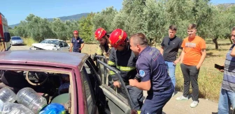 Orhangazi-İznik Karayolu'nda Kafa Kafaya Çarpışan Otomobillerde 6 Kişi Yaralandı