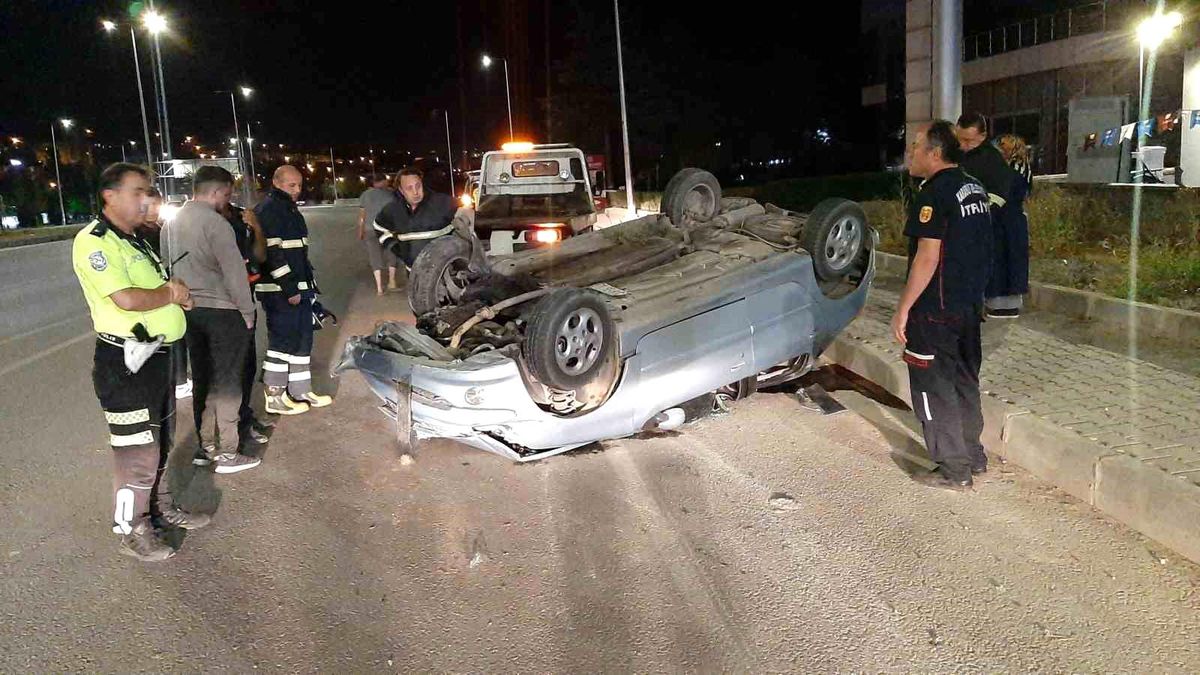 Karabük'te otomobil devrildi, sürücü yaralandı