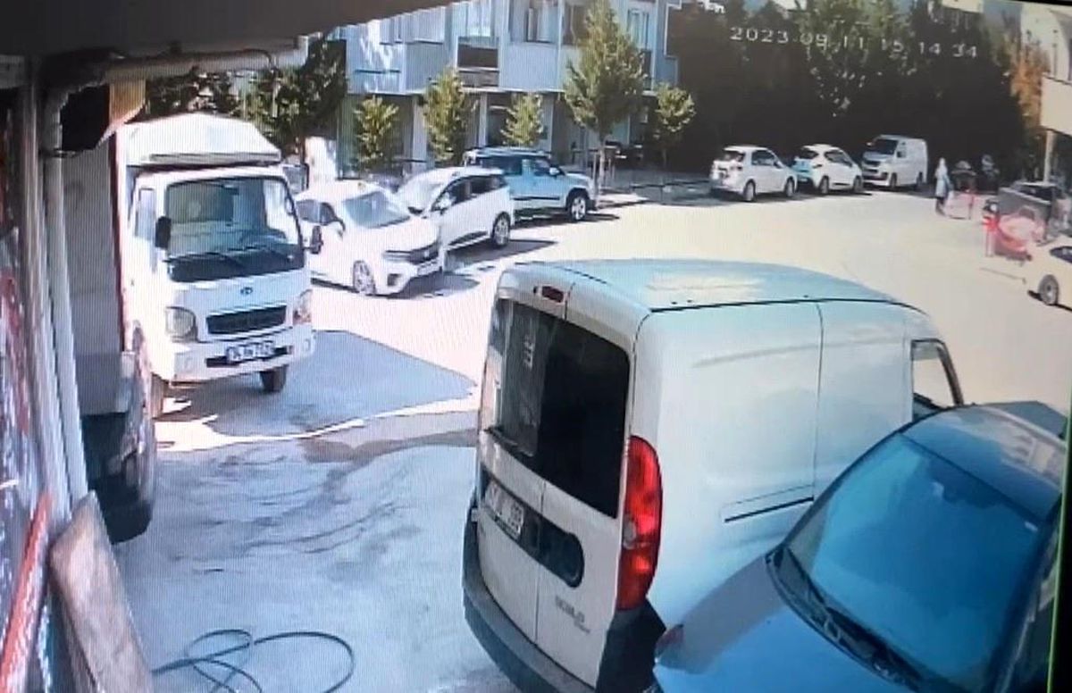 Çayırova'da Otomobil Kazası: 3 Kişi Yaralandı