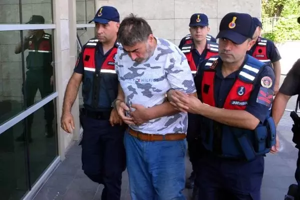 Cenaze namazı kılanların arasına dalan kamyonun şoförü kendini böyle savundu