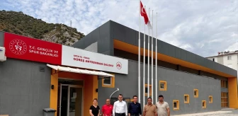 AK Parti Antalya Milletvekili Atay Uslu, Finike Güreş Antrenman Salonu'nu inceledi