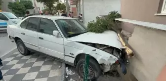 Darıca'da arıza yapan araç yokuş aşağıya kaçtı: 2 yaralı