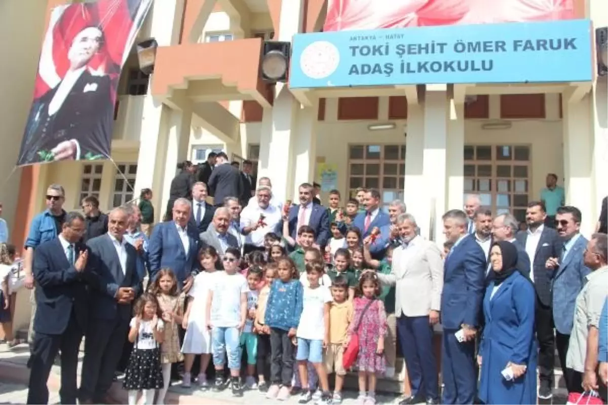 Bakan Tekin: Gelin, bu yükü hep beraber kaldıralım