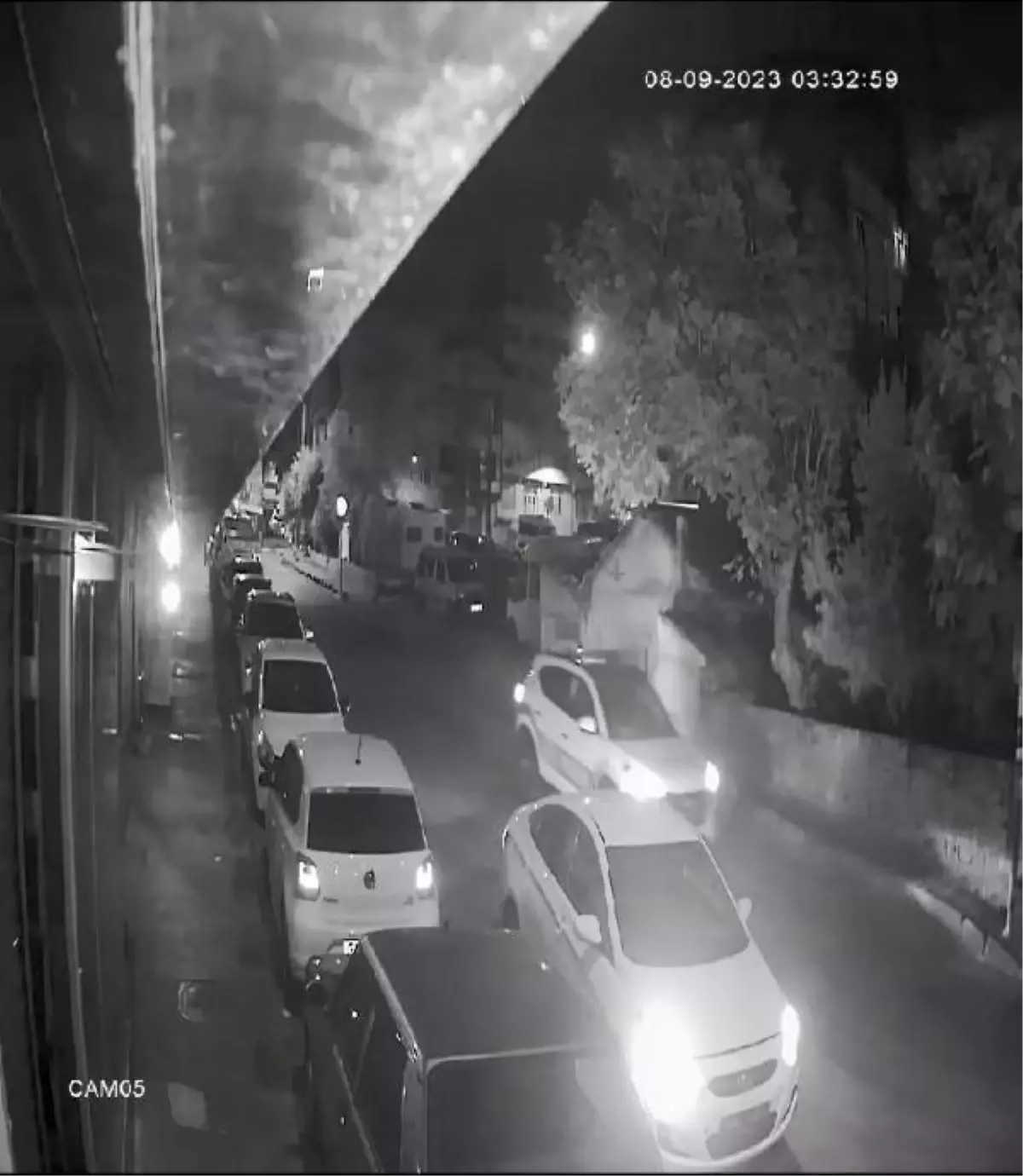 Beyoğlu'da eğlence mekanına alınmayan kişiyi vurup kaçan şüpheliler yakalandı