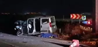 Gaziantep'te Yol Yapım Şantiyesine Araç Çarptı: 1 Ölü, 3 Yaralı