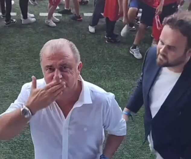 Herkes Fatih Terim'in 'Seni milli takıma geri istiyoruz' diyen taraftara tepkisini konuşuyor