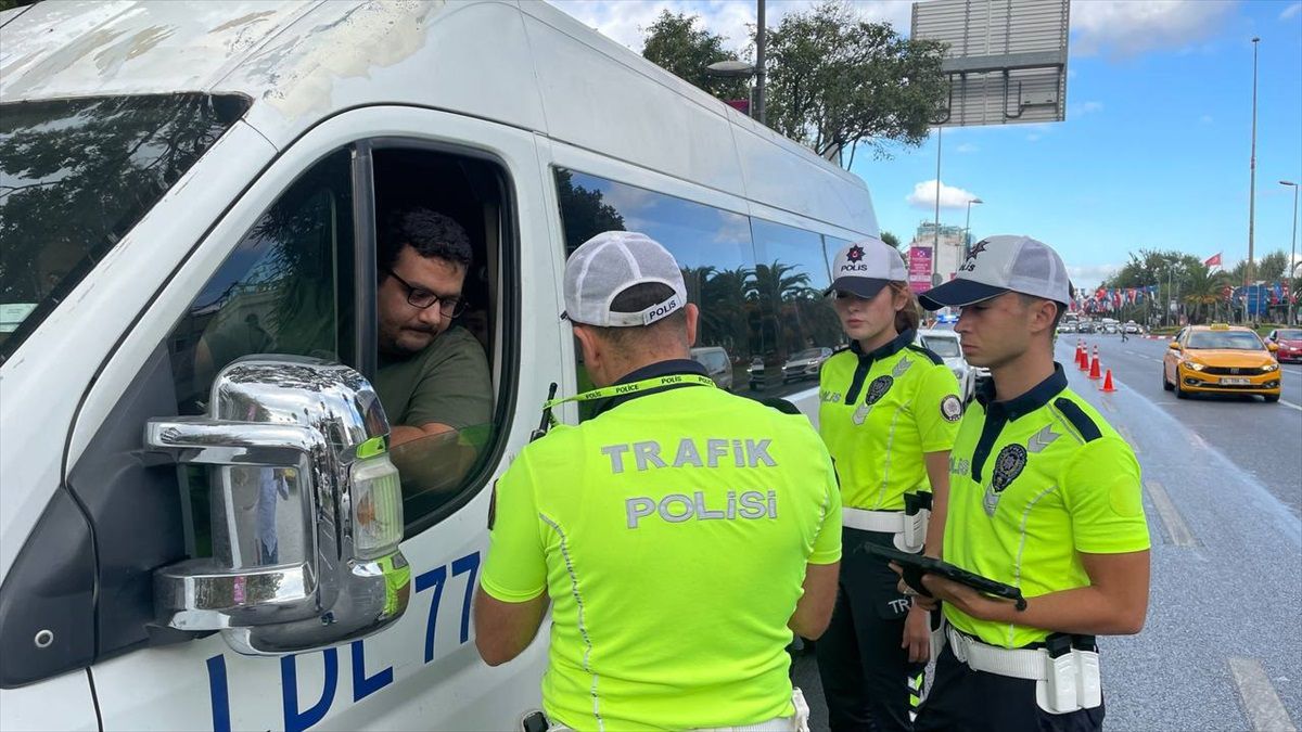 İstanbul'da Okul Servislerine Denetim