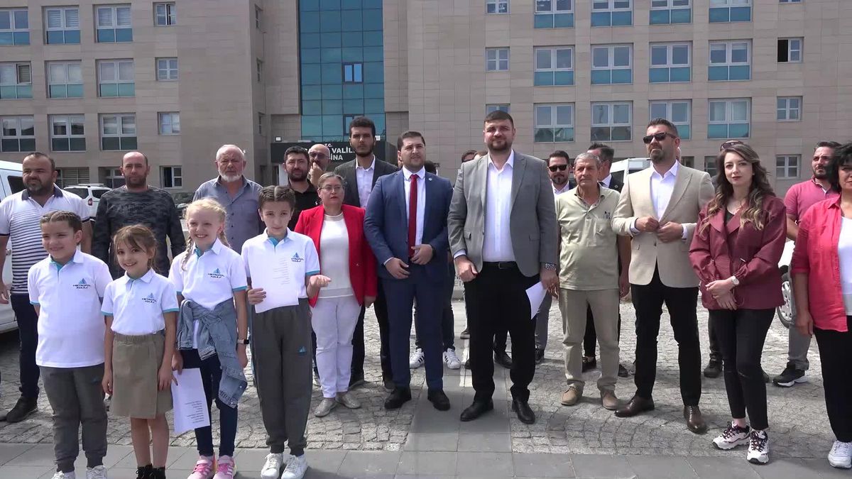 İYİ Parti Aksaray Teşkilatı Öğrenci Andı'nın Kaldırılmasına Tepki Gösterdi