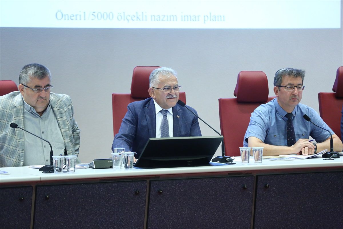 Mehmet Özhaseki Bulvarı Kayseri'de açıldı