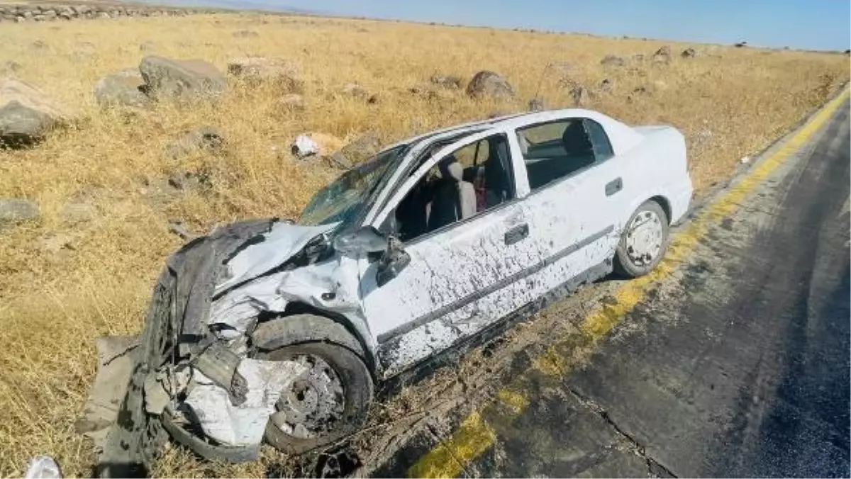 Siverek'te otomobil ile kamyonet çarpıştı: 9 yaralı