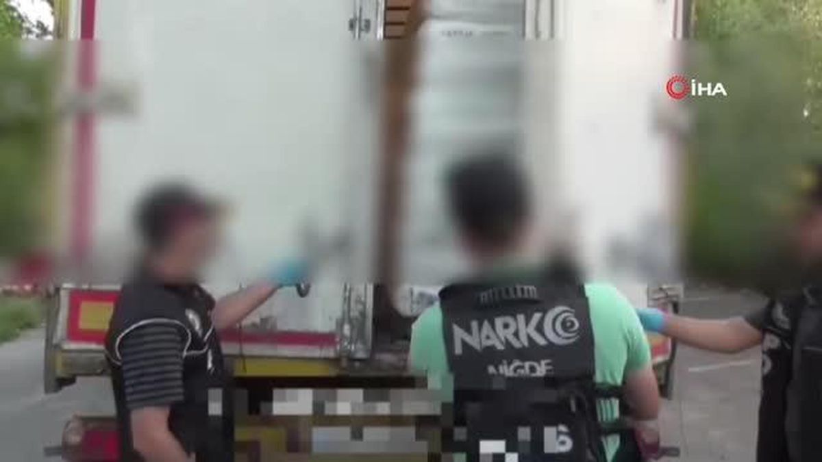 Şüphe üzerine durdurulan tırda 58 kilogram uyuşturucu ele geçirildi