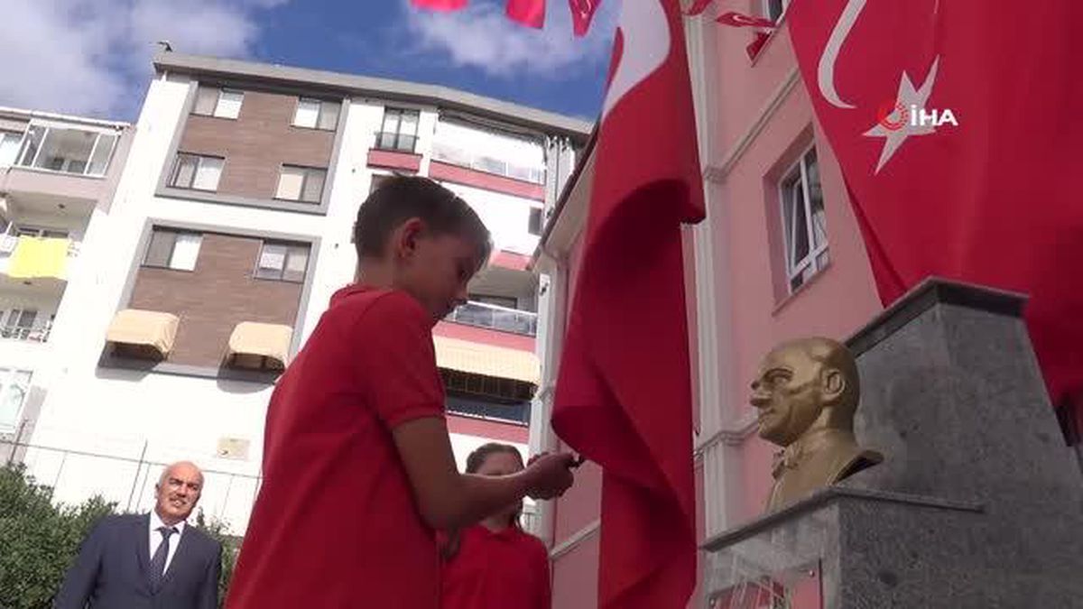 Vali açıkladı: Deprem yönetmeliğinden geçmeyen 250 okula çocuklarımızı sokmamışız